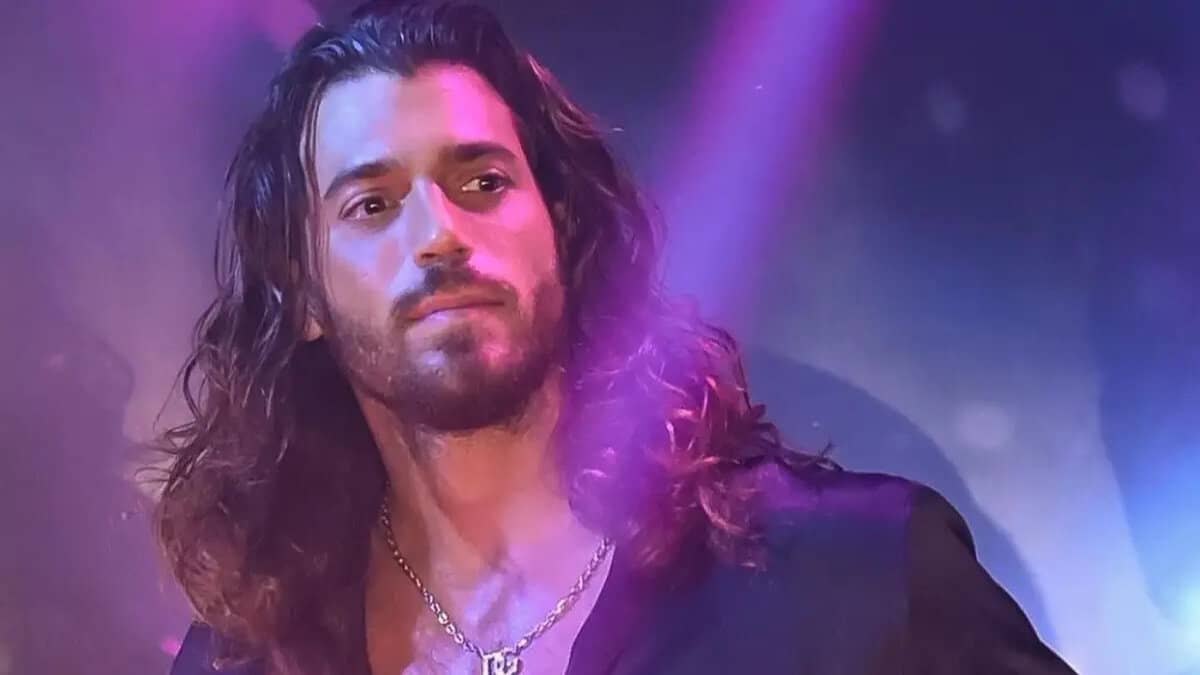 Can Yaman Instagram’dan kayboldu!