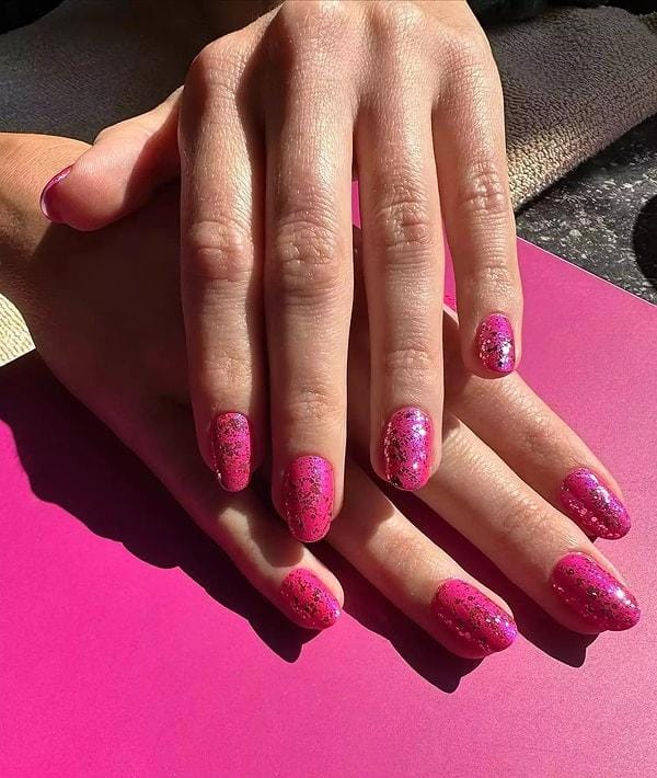 Margot Robbie’nin nail art tasarımları!